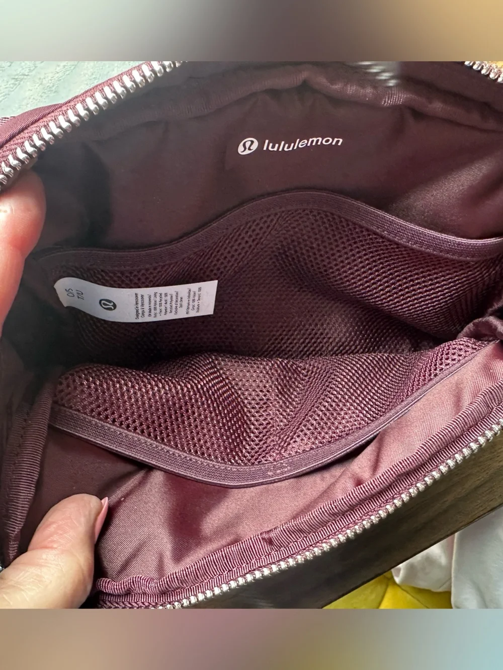 Lululemon Everywhere Belt Bag 2L Garnet/Rose Gold